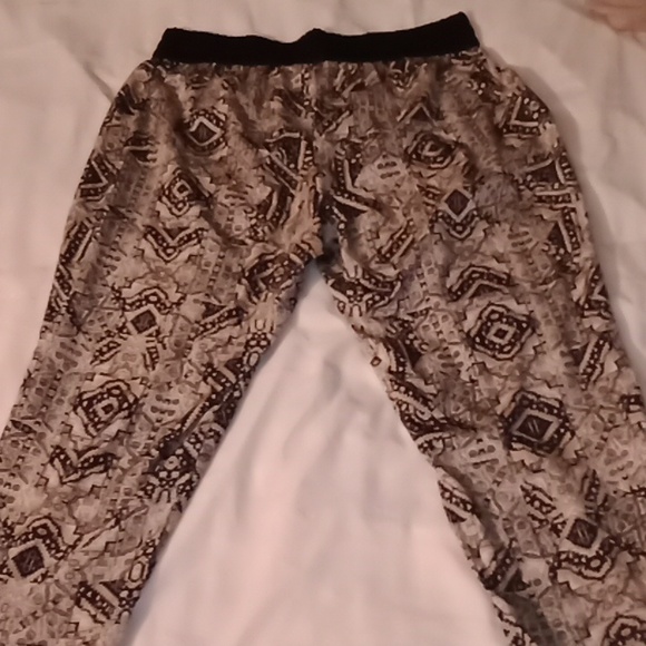 Kristen Nicole XL Tan, Black And White Pants 💯 Polyester Good Condition - Picture 4 of 4